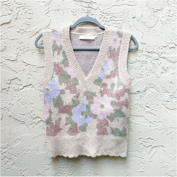 ASTR Floral Sweater Vest In Lilac L - Picture 6 of 8